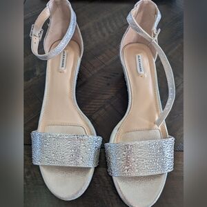 Alex Marie silver sequin 1.5” wedge strappy sandal size 7M